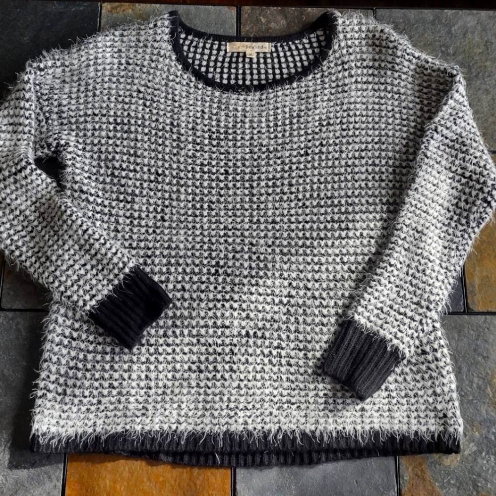 Rewind Fuzzy Black & White Knit Pullover Sweater | Crewneck Shaggy Knit | Size M
